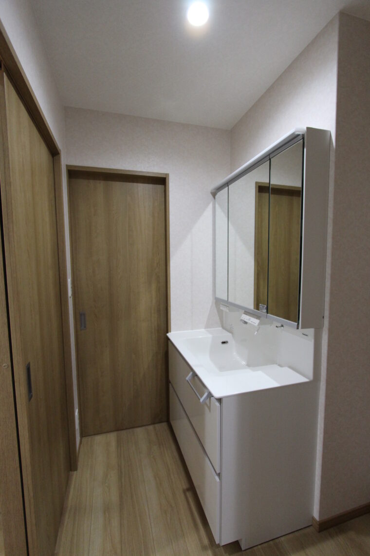 姫路の注文住宅　回遊の洗面