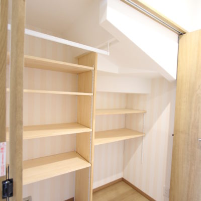 姫路市の注文住宅 　階段下クローゼット