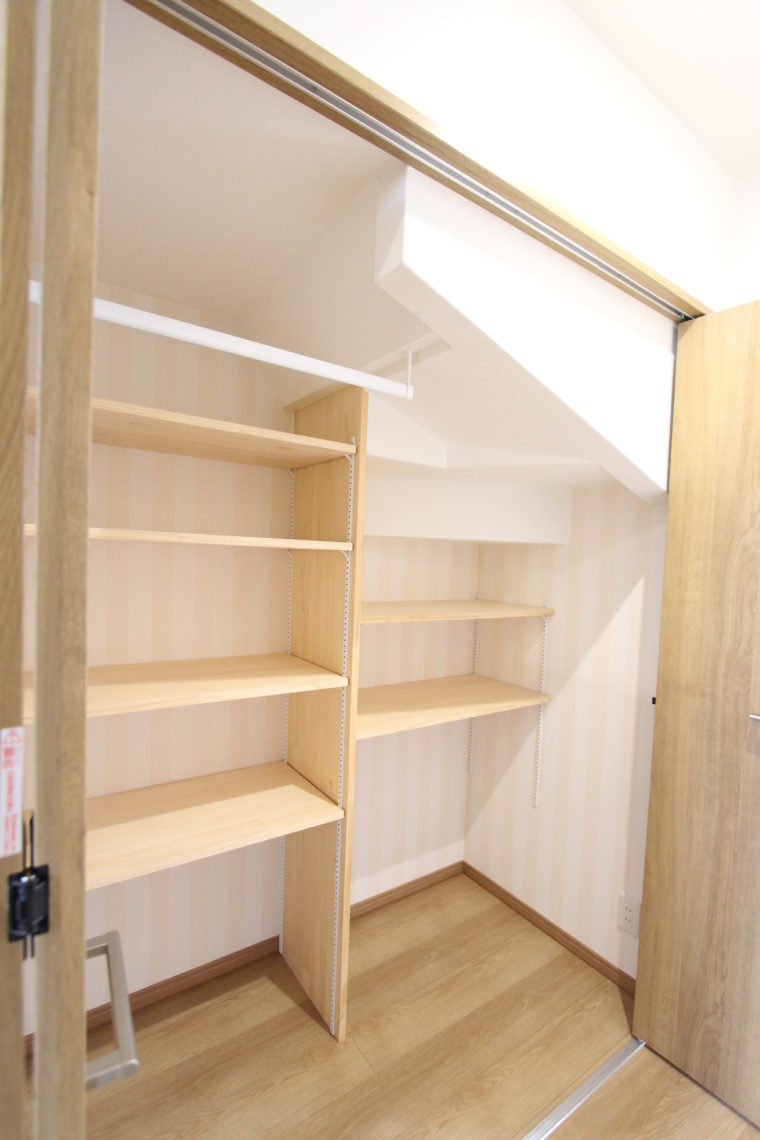 姫路市の注文住宅 　階段下クローゼット
