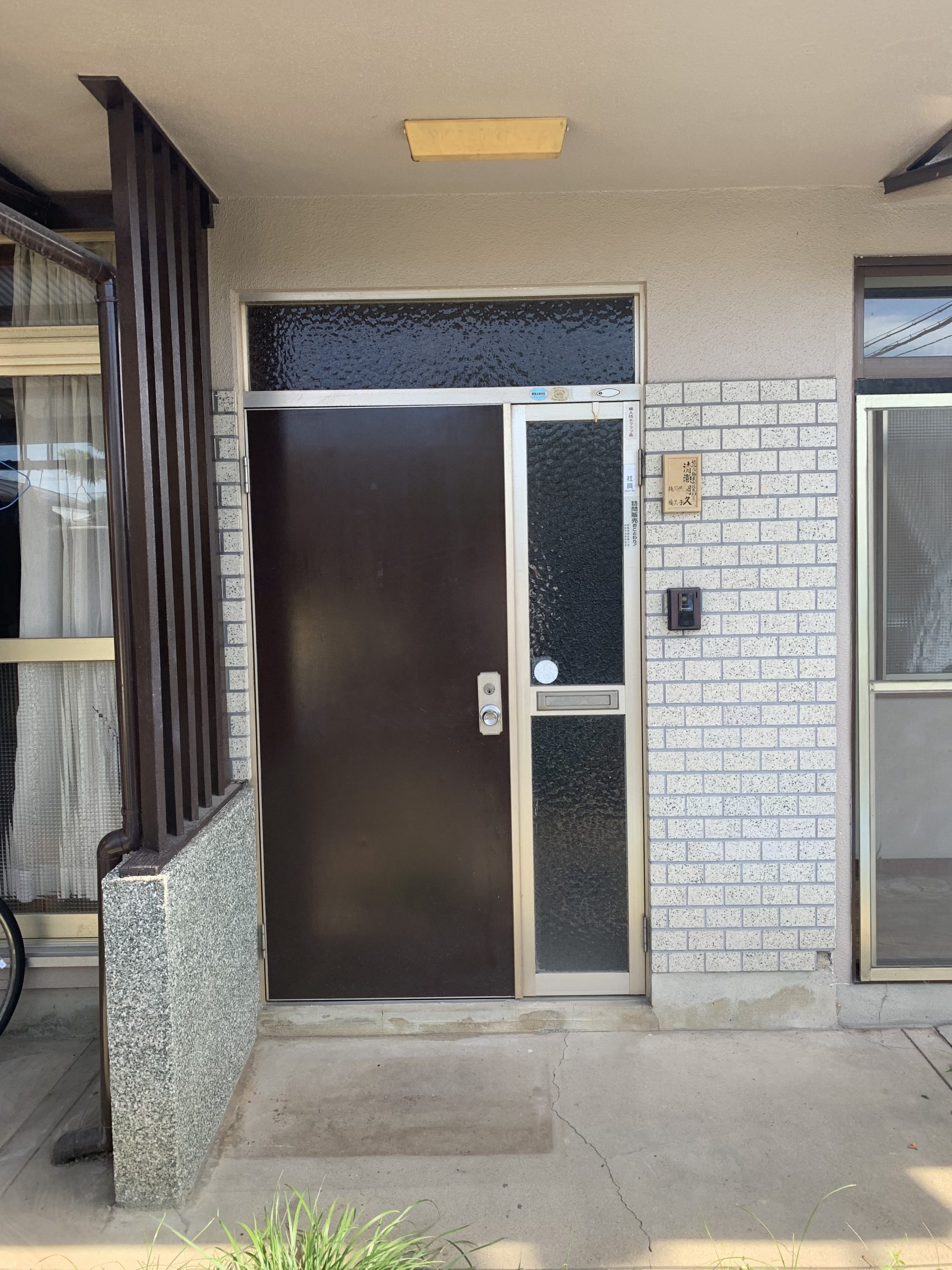 玄関ドア　交換しました。